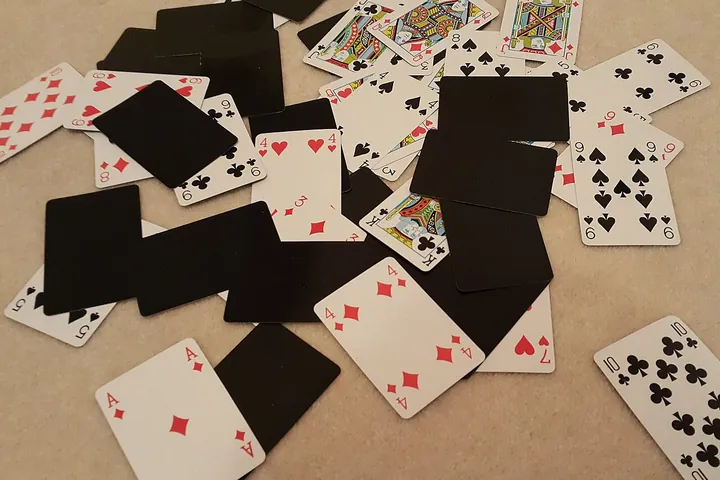 Live Dealer Side Bets: What 21+3, Perfect Pairs and Insurance Actually Cost